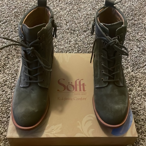 Sofft Baxters olive fatigue suede boots - Picture 2 of 8